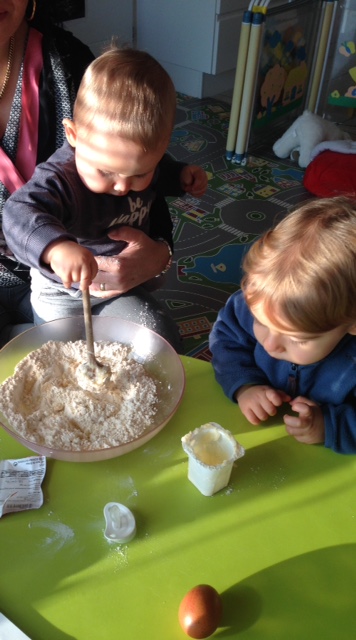 anniversaire Noé préparation gâteau